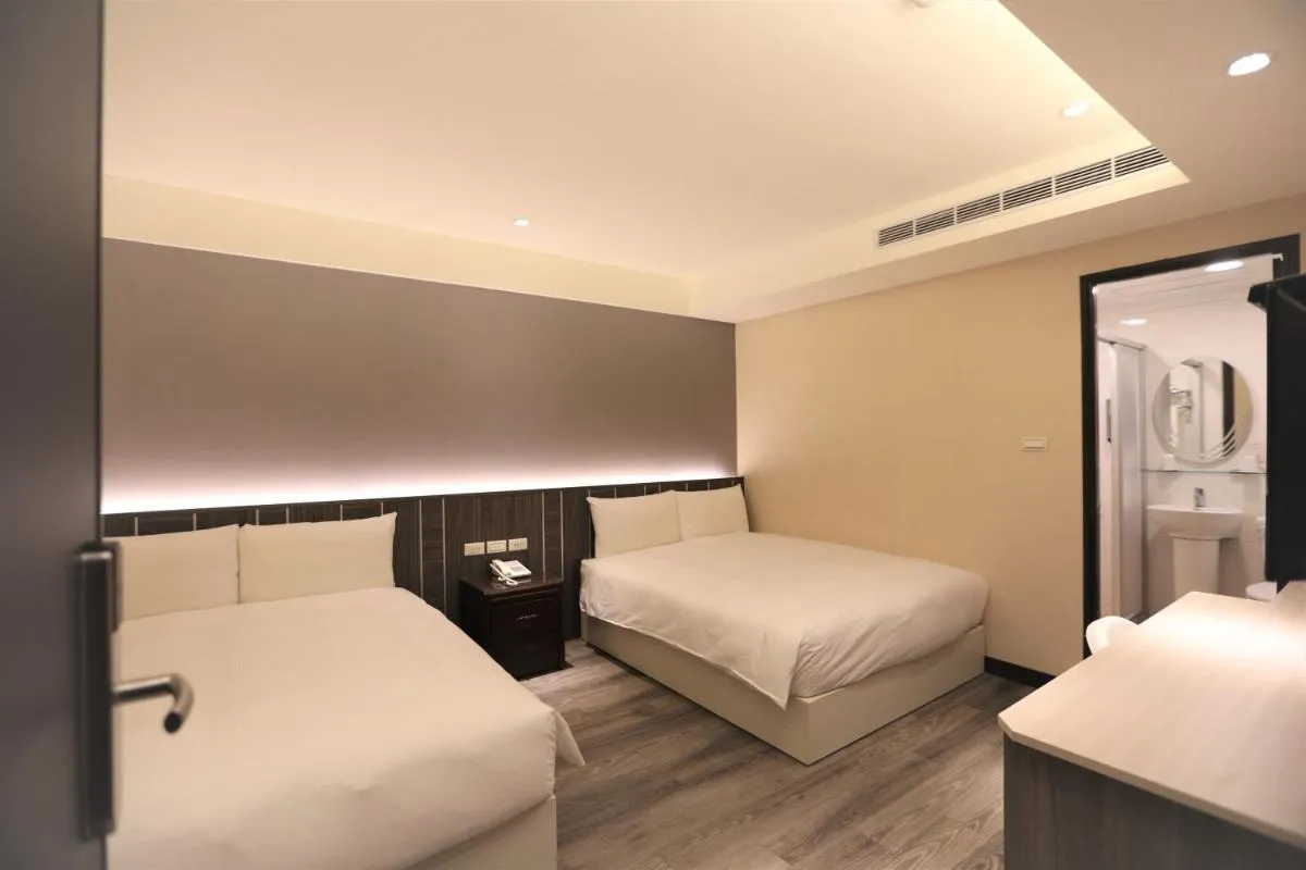 Image 4 of Chair Man Hotel