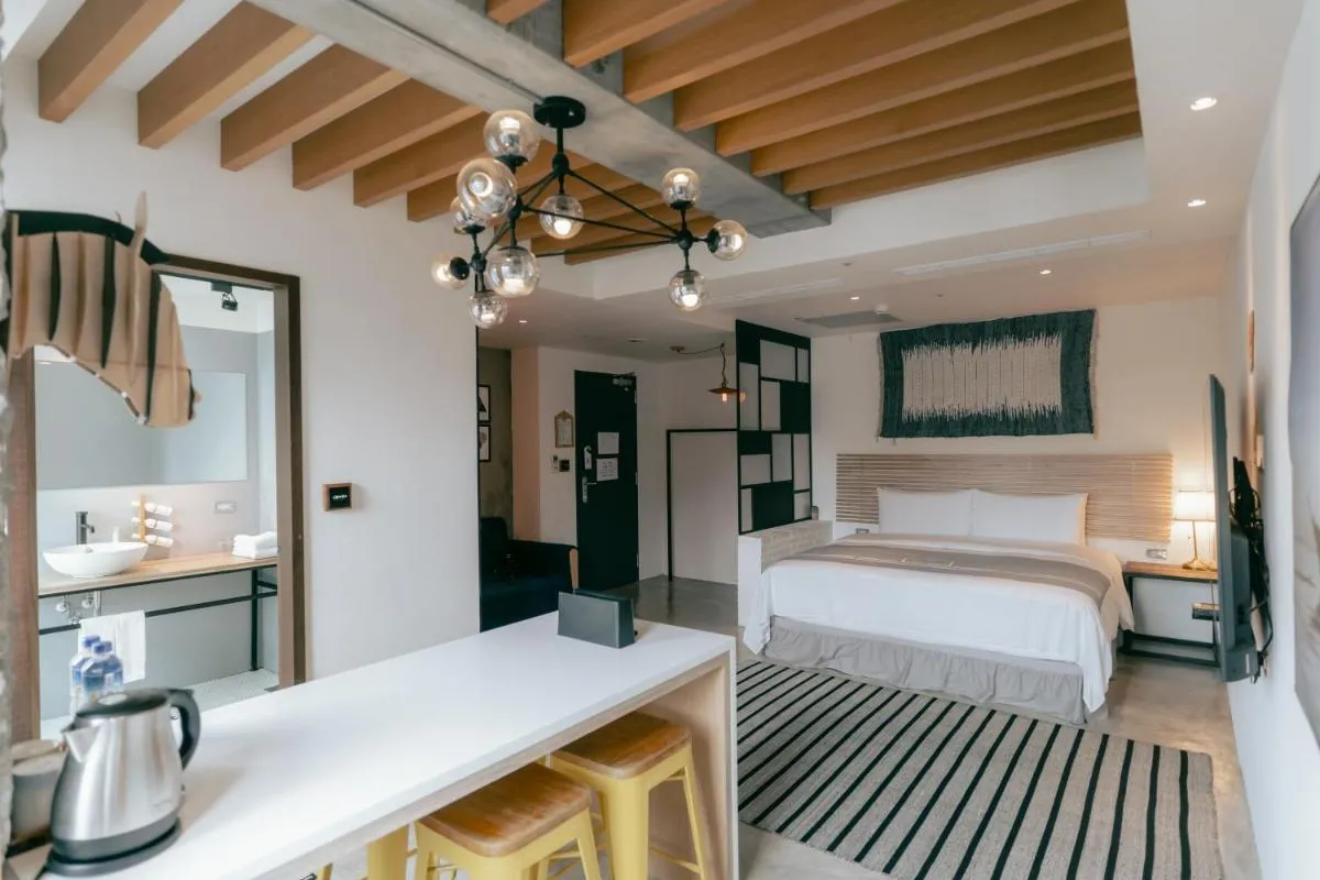 Image 1 of Chill Roof Hotel