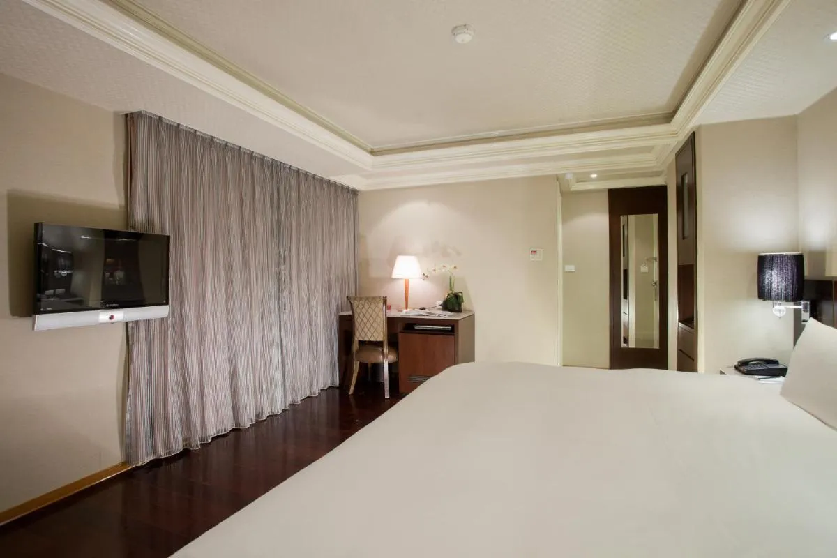 Image 5 of Deja Vu Hotel