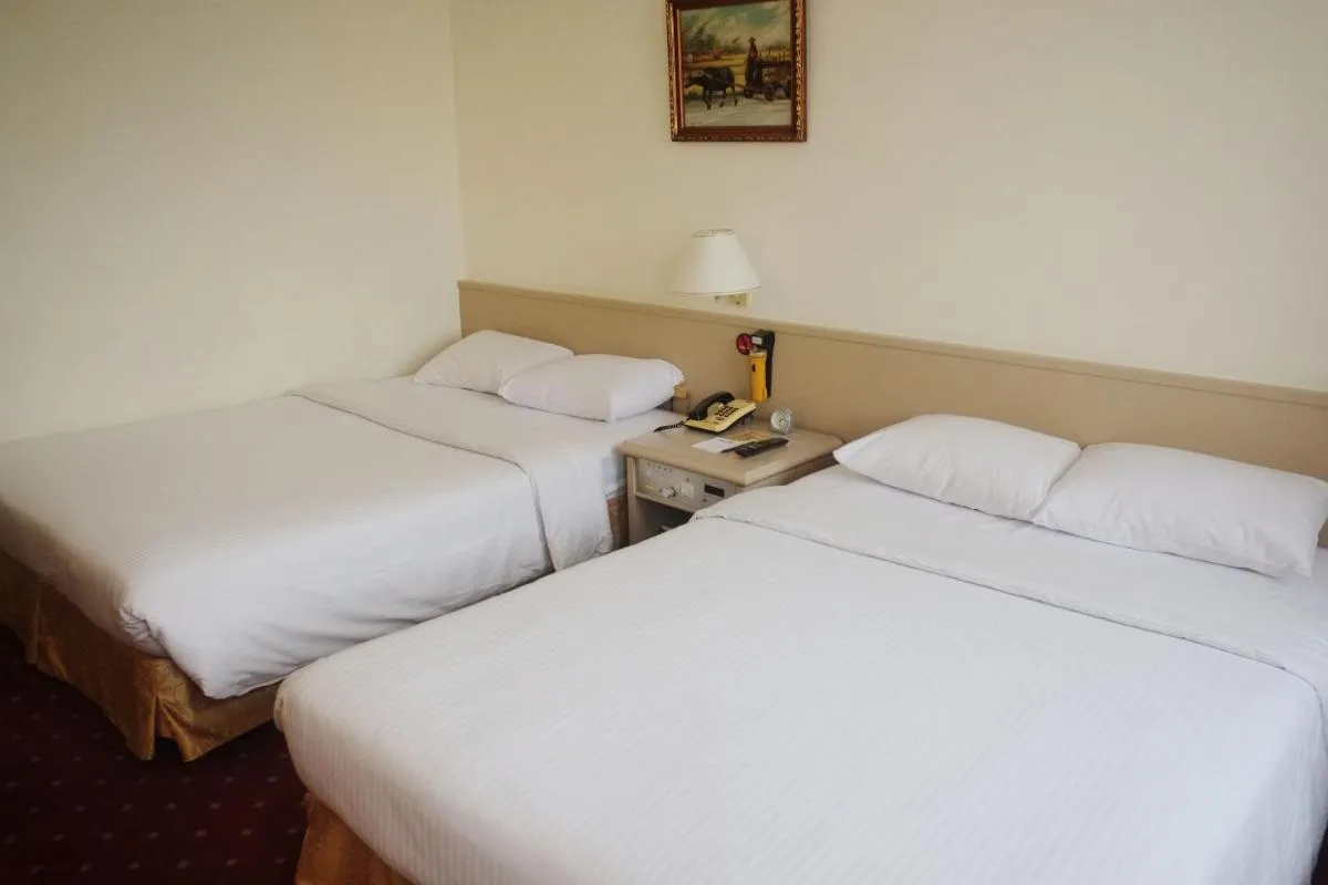Image 3 of Emperor Hotel