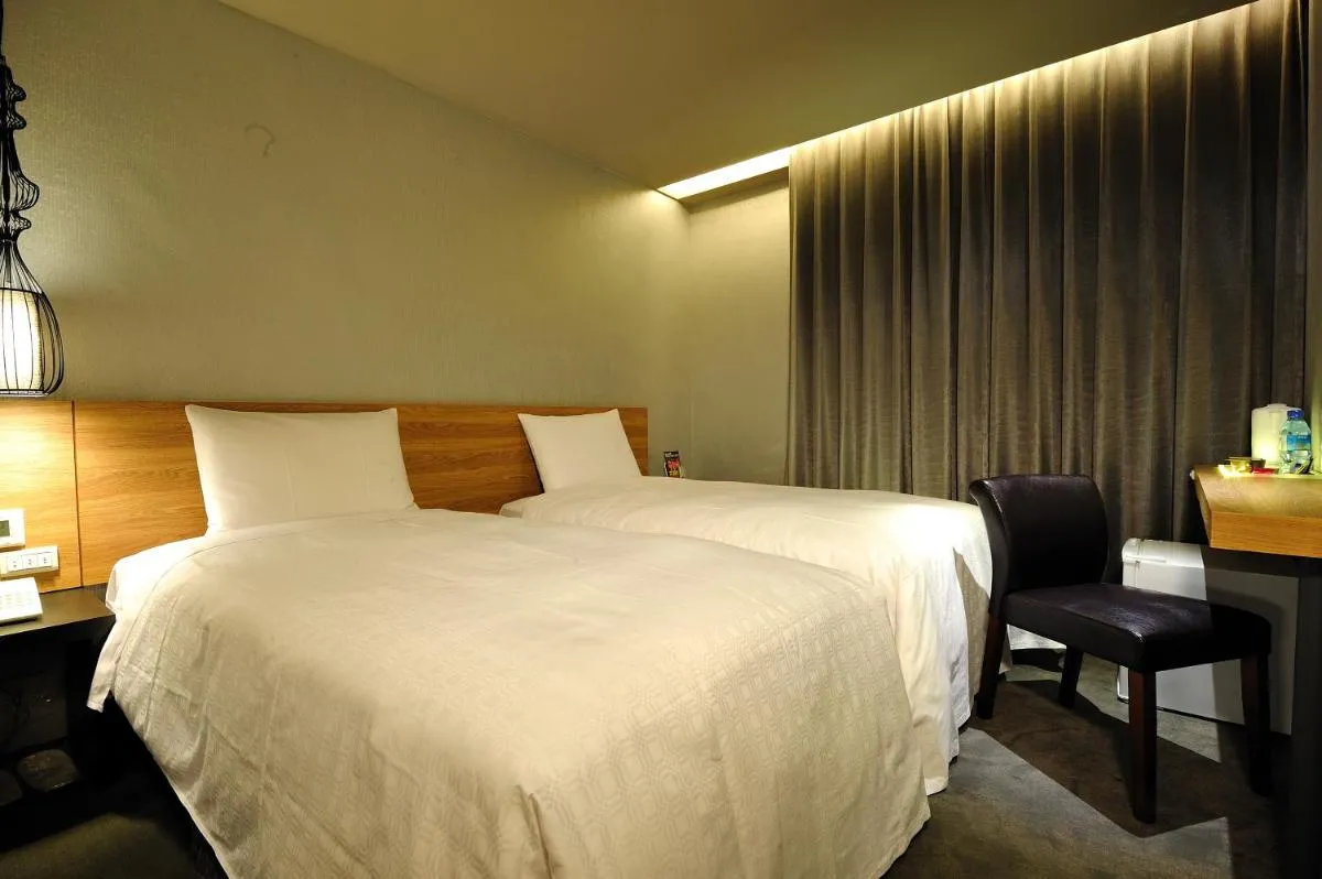 Image 5 of Forward Suites II