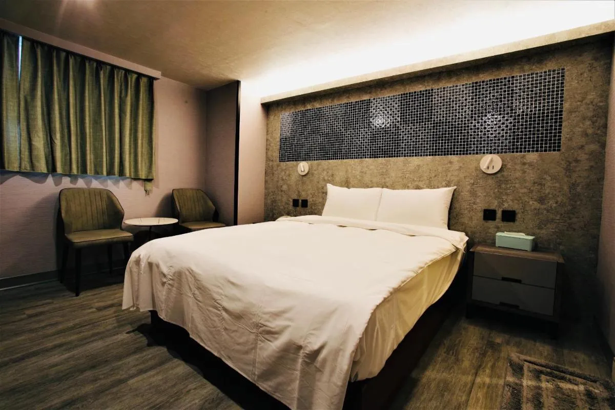 Image 1 of Golden Home Hotel