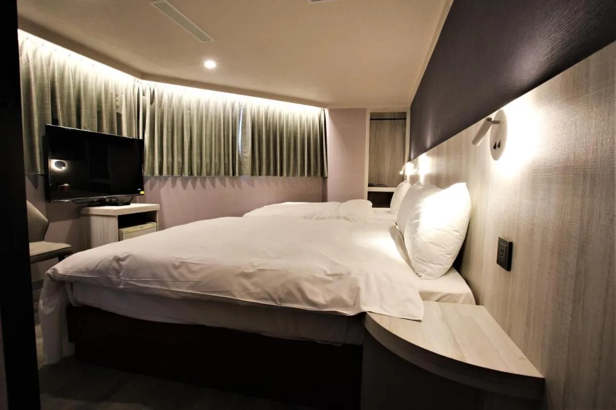 Image 4 of Golden Home Hotel