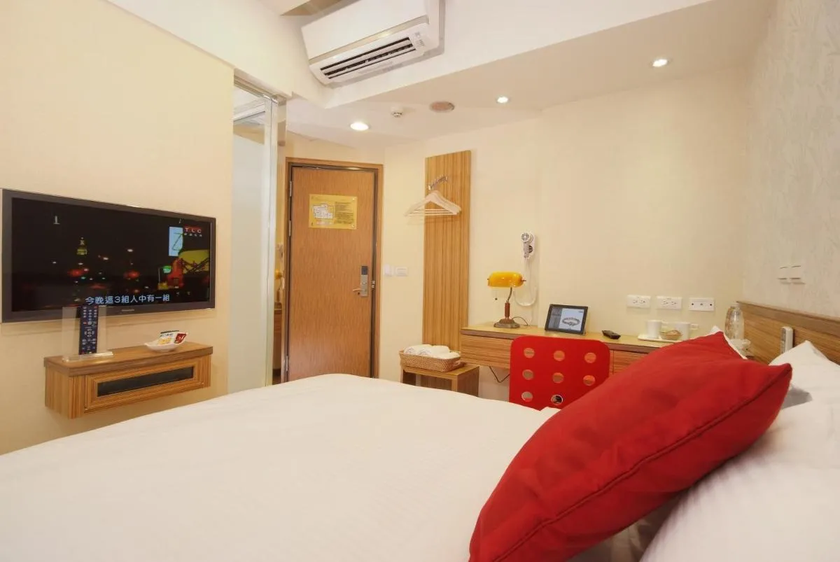 Image 4 of Golden Hotel