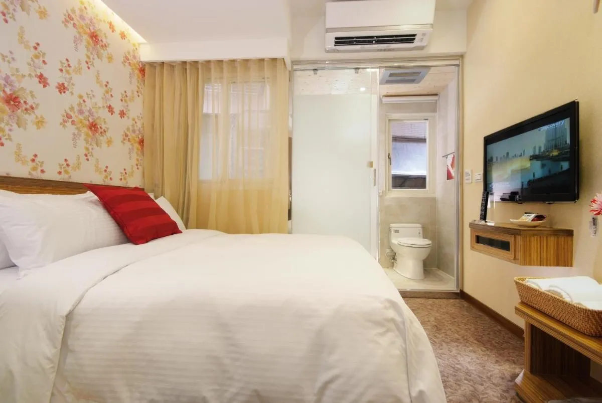 Image 1 of Golden Hotel