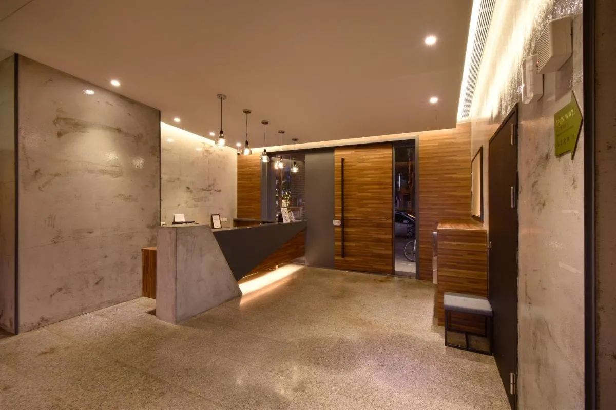 Image 2 of Goodmore Hotel