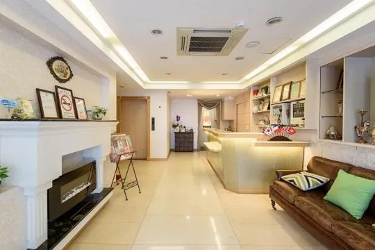 Image 1 of Hotel Color