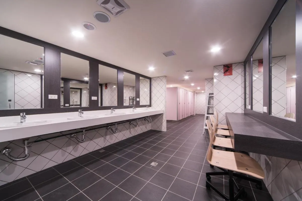 Image 3 of Hotel Fun – Linsen