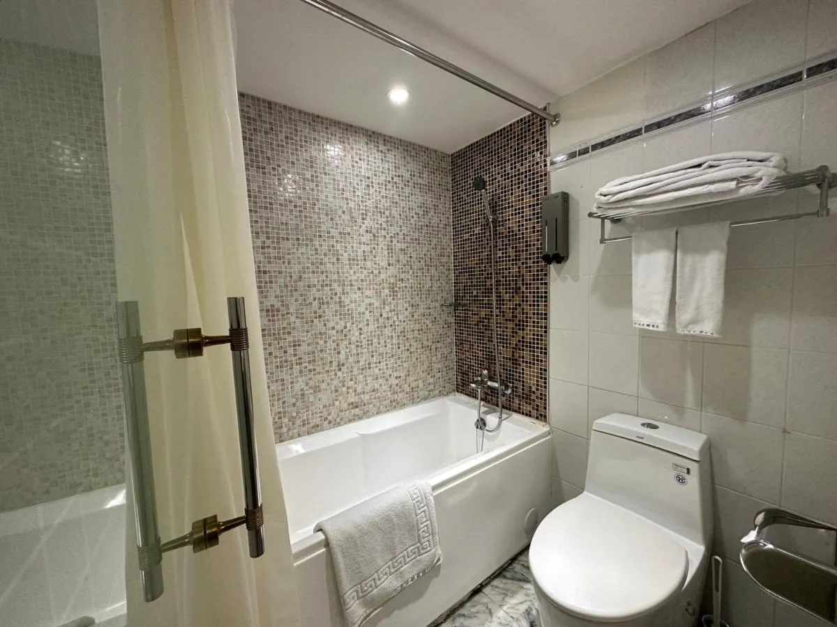 Image 6 of Link World Hotel