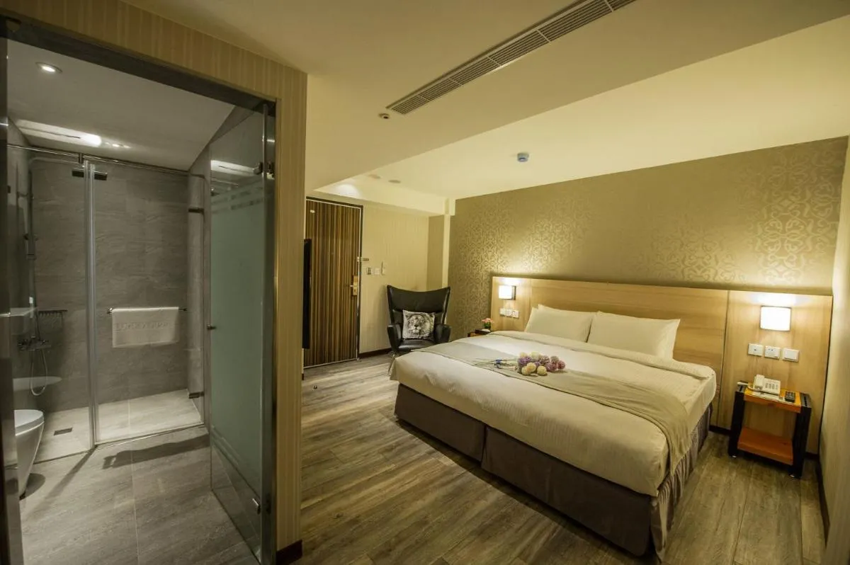 Image 2 of Lucky Apple Hotel