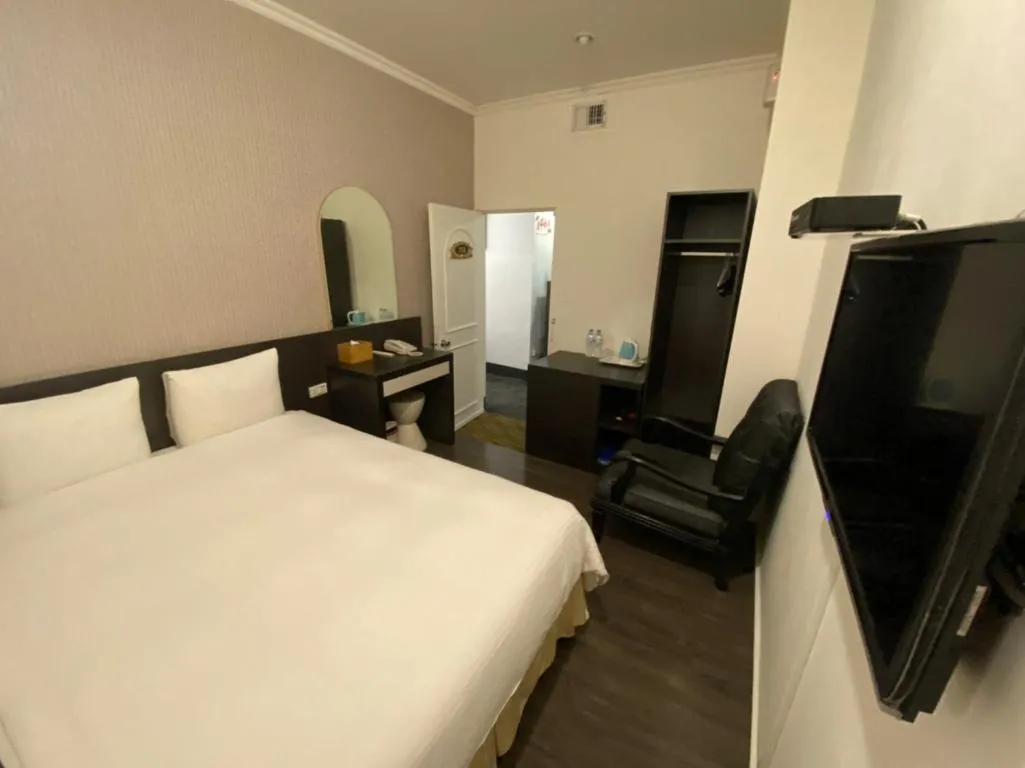 Image of Queens Hotel