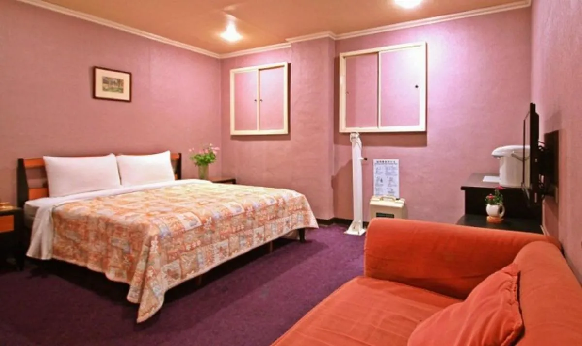 Image 5 of Red Cabin Inn