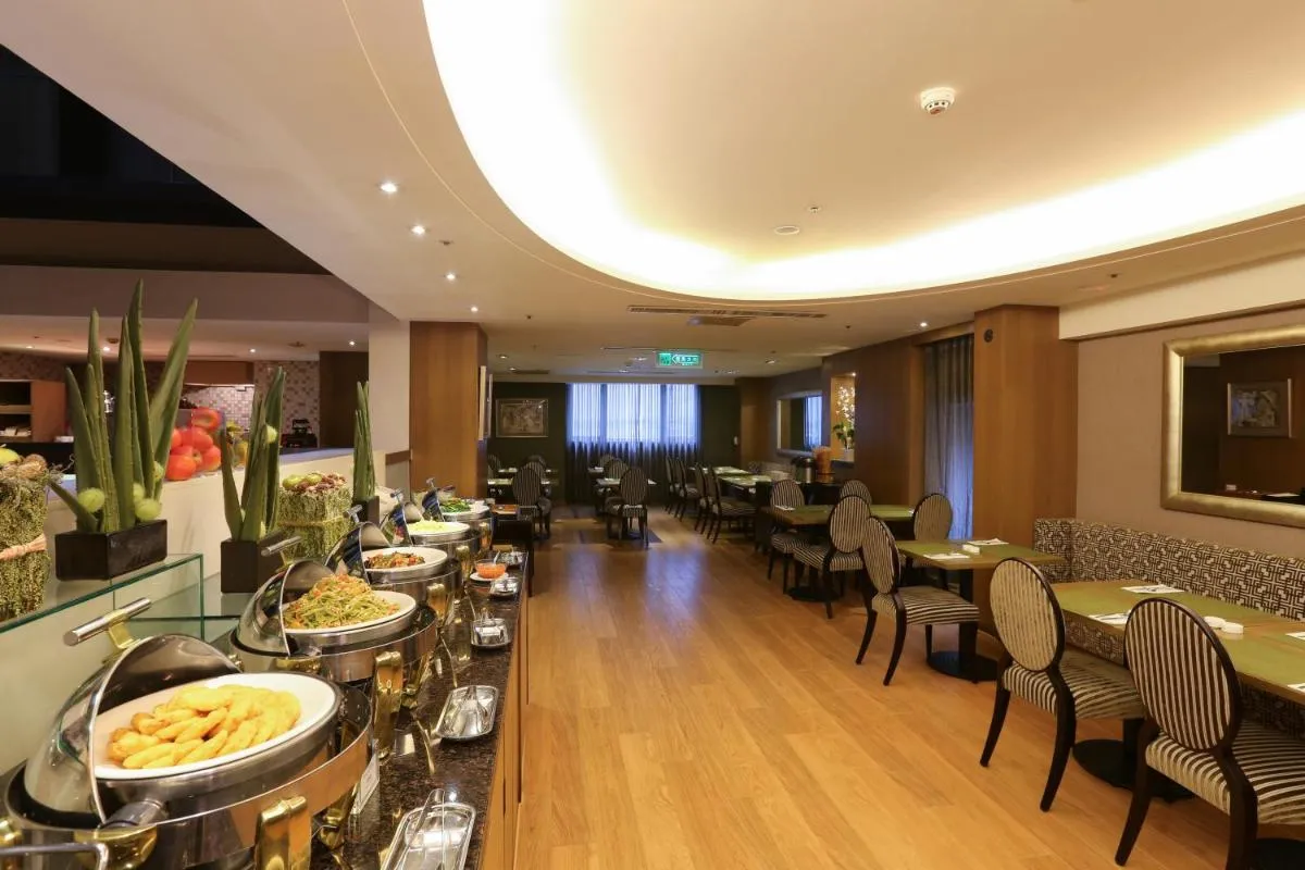 Image 4 of Taipei Fullerton Hotel – South
