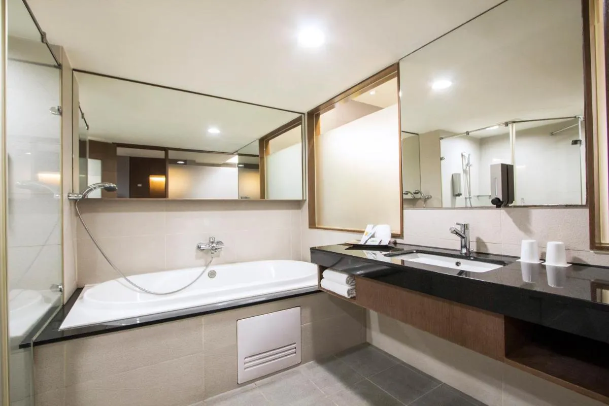 Image 2 of VIP Hotel