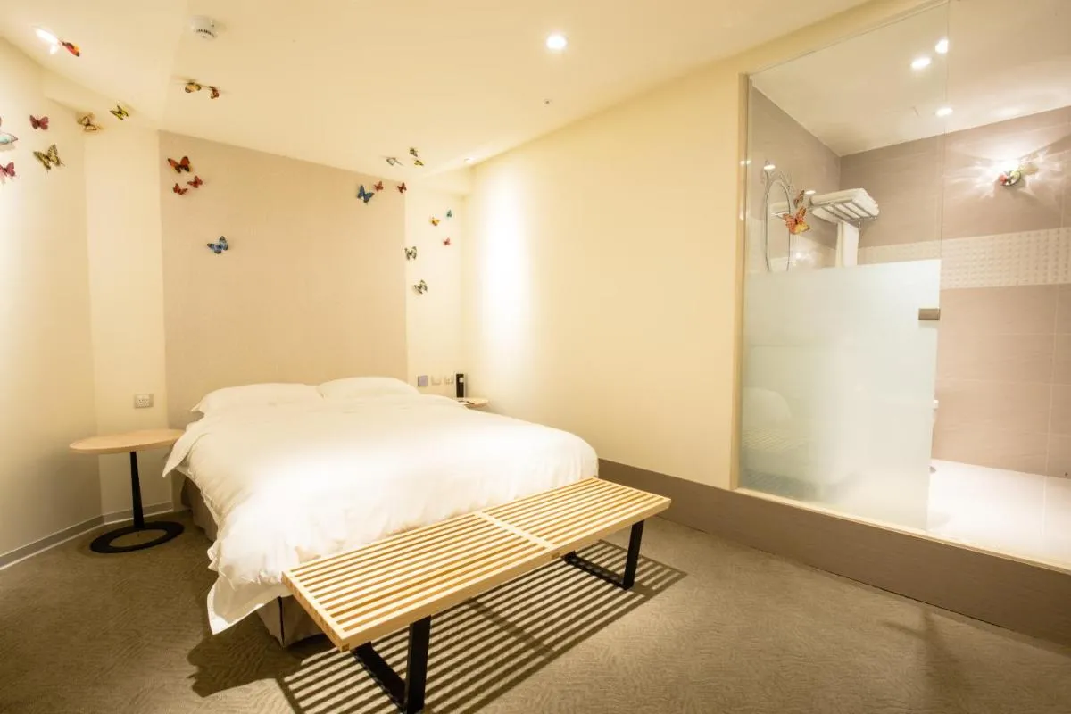 Image 4 of Walker Hotel. Ximen