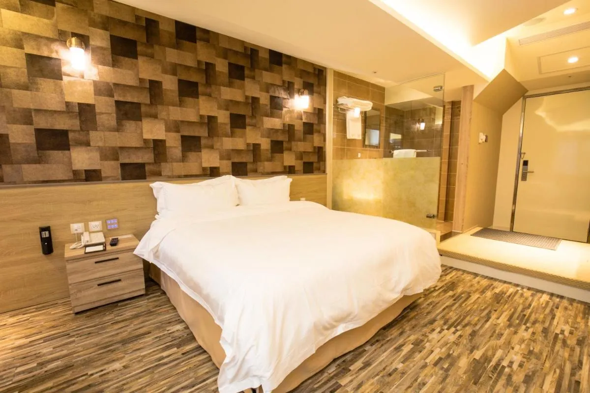 Image 2 of Walker Hotel. Ximen