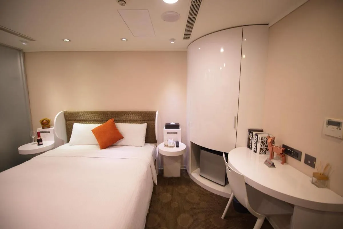 Image 2 of Ximen Airline Hotel