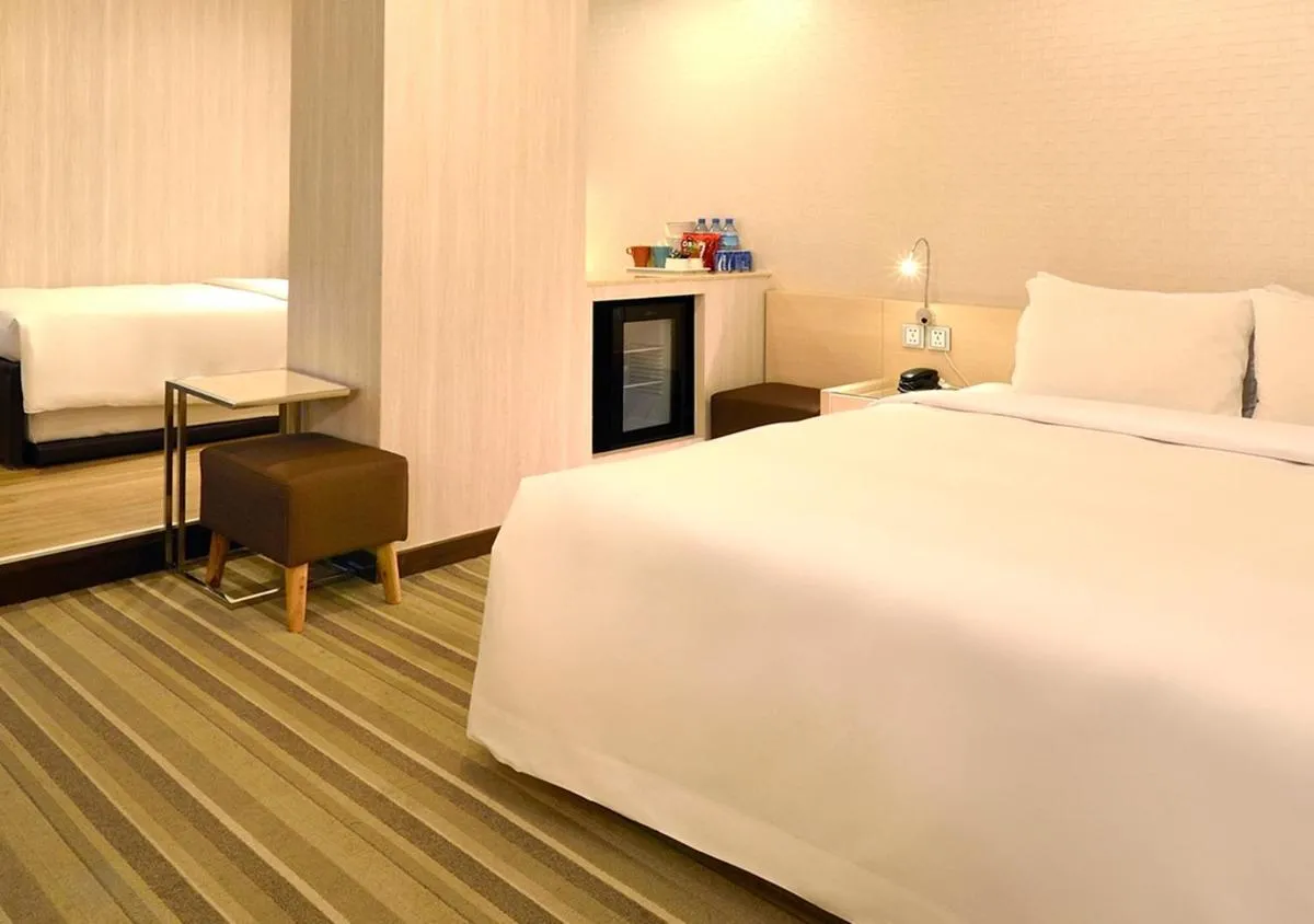 Image 2 of Yomi Hotel – ShuangLian MRT