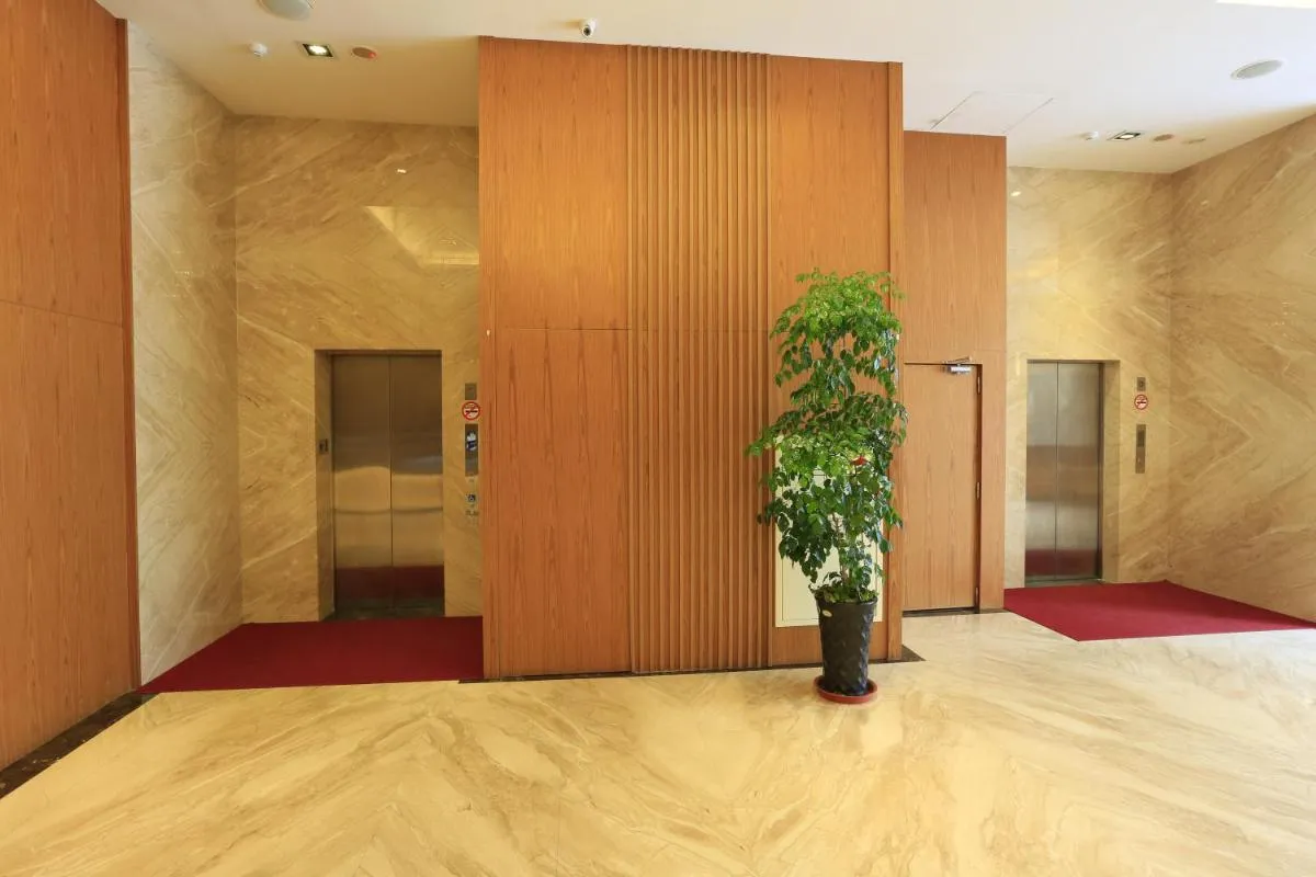 Image 4 of York Hotel